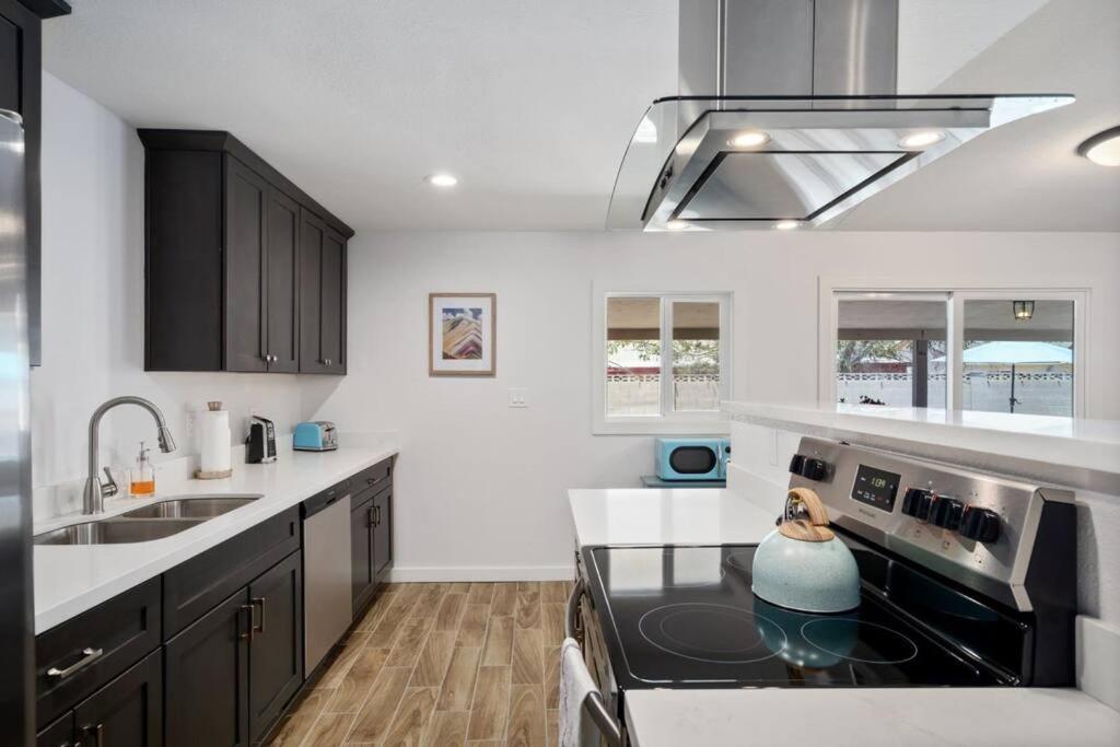 Fab Phx Getaway W/ Pool & Fire Pit Villa Phoenix Bagian luar foto
