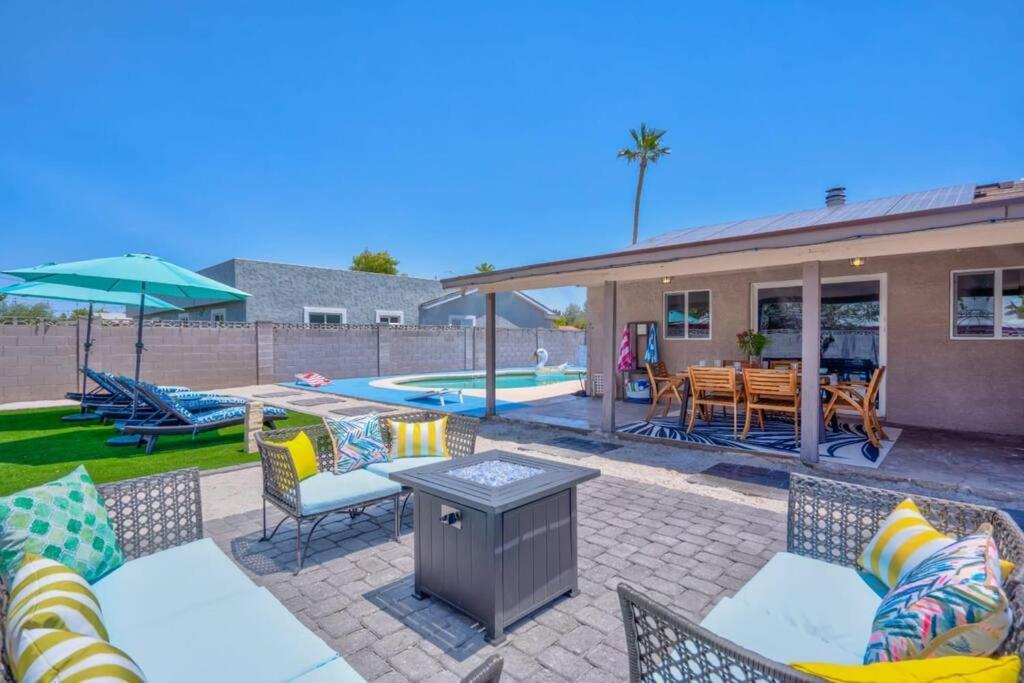 Fab Phx Getaway W/ Pool & Fire Pit Villa Phoenix Bagian luar foto