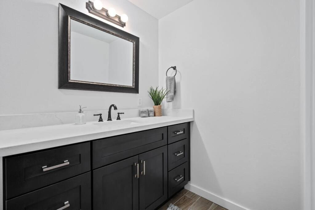 Fab Phx Getaway W/ Pool & Fire Pit Villa Phoenix Bagian luar foto