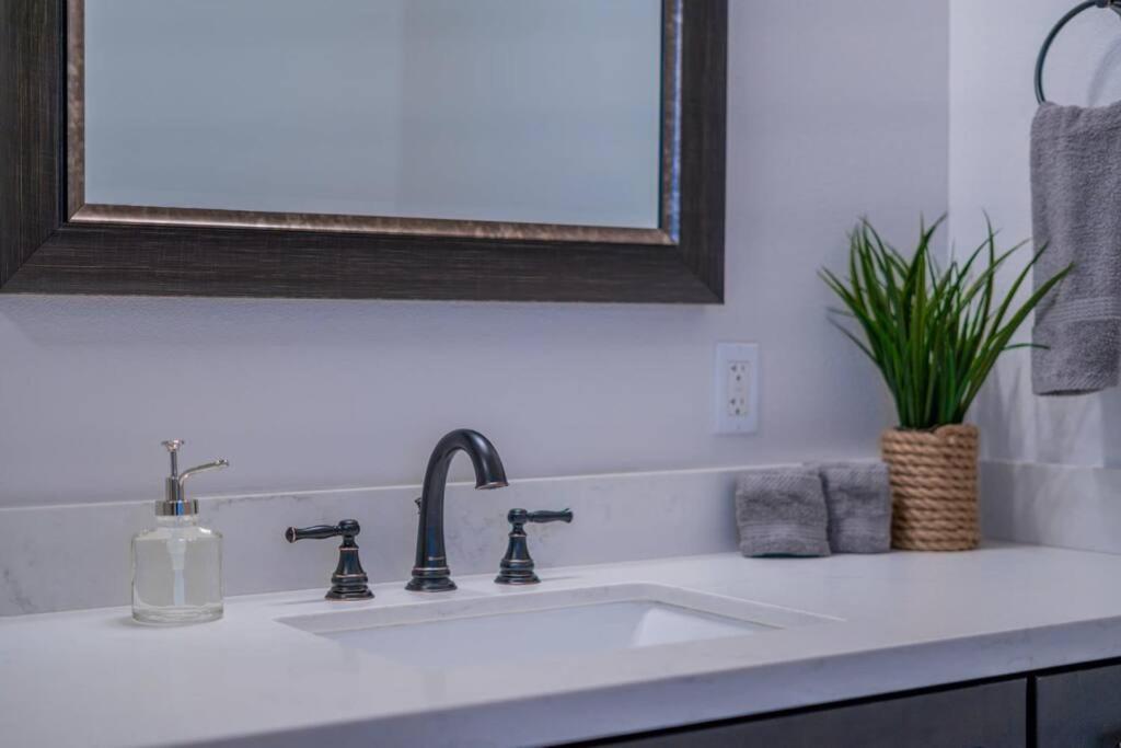 Fab Phx Getaway W/ Pool & Fire Pit Villa Phoenix Bagian luar foto