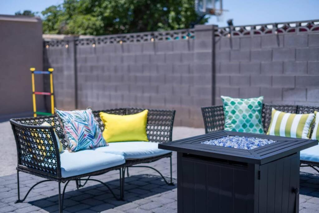 Fab Phx Getaway W/ Pool & Fire Pit Villa Phoenix Bagian luar foto