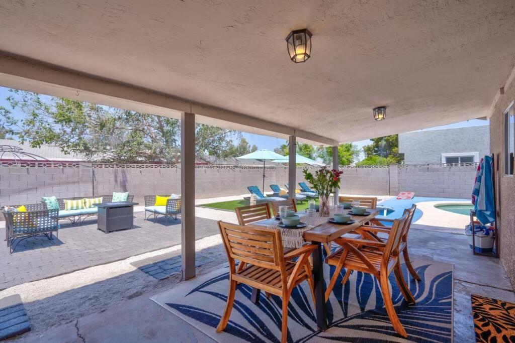 Fab Phx Getaway W/ Pool & Fire Pit Villa Phoenix Bagian luar foto