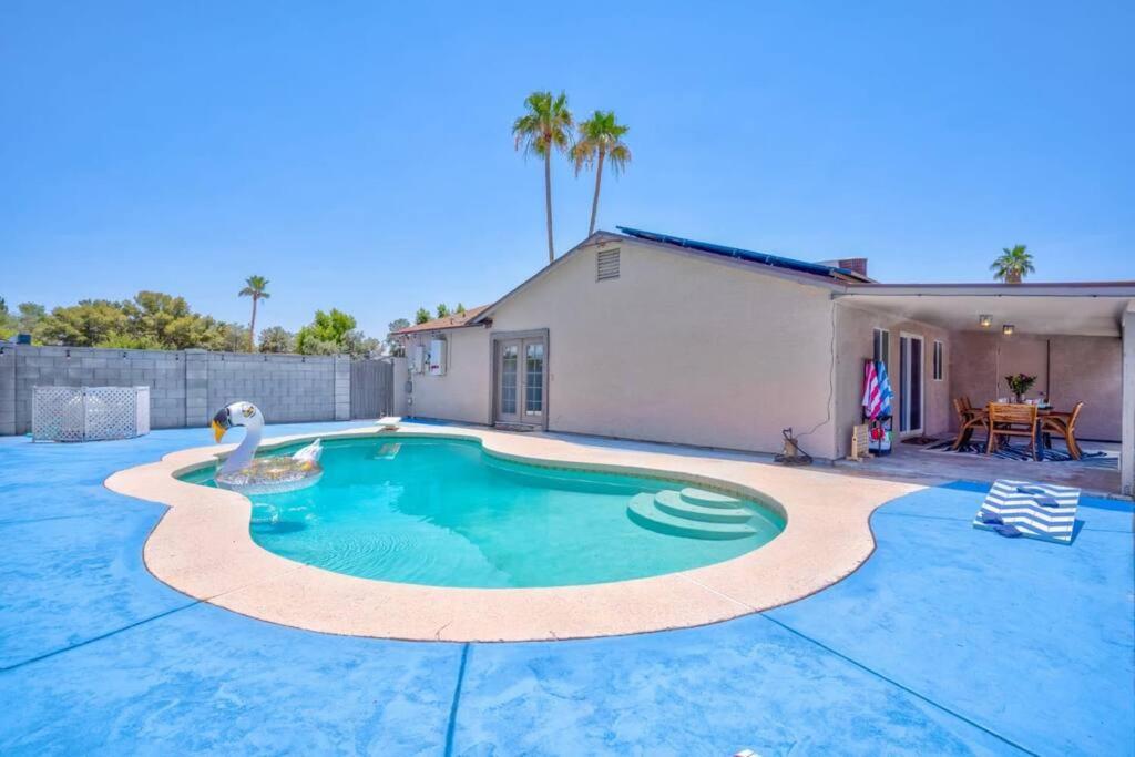 Fab Phx Getaway W/ Pool & Fire Pit Villa Phoenix Bagian luar foto