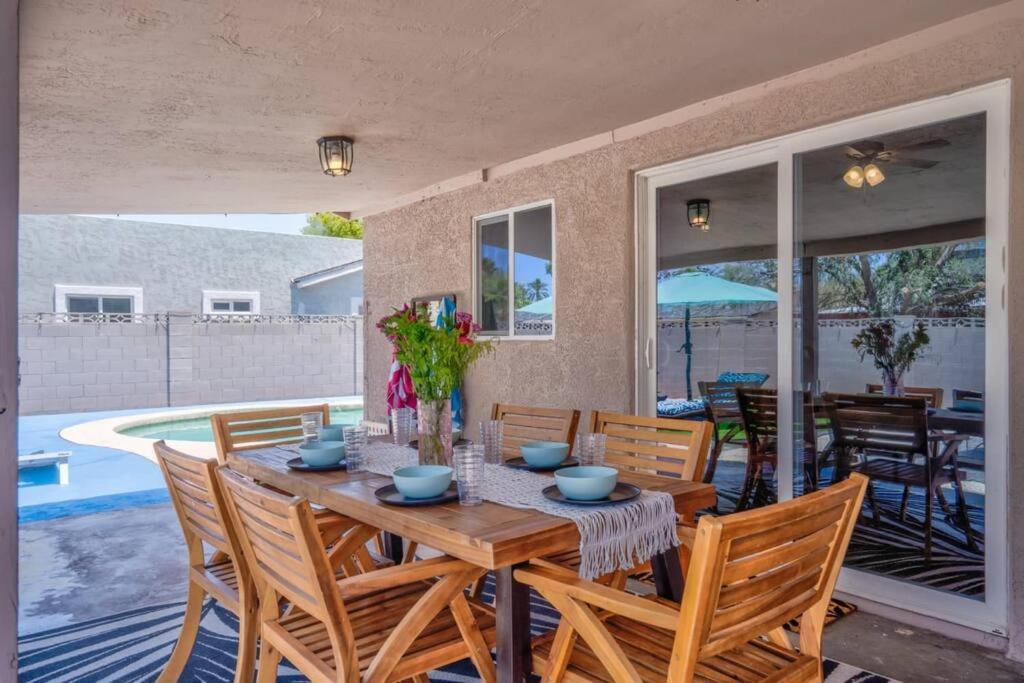 Fab Phx Getaway W/ Pool & Fire Pit Villa Phoenix Bagian luar foto