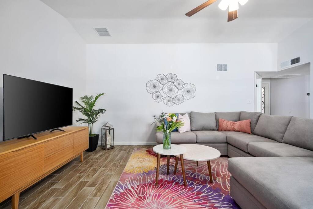 Fab Phx Getaway W/ Pool & Fire Pit Villa Phoenix Bagian luar foto